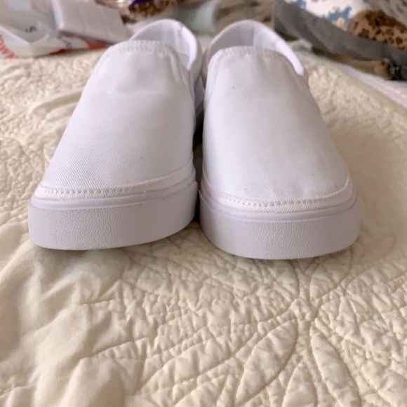 🌀 SOLD 🌀 SOLD 🌀 NEW Nike canvas slip-ons. - Picture 5 of 9